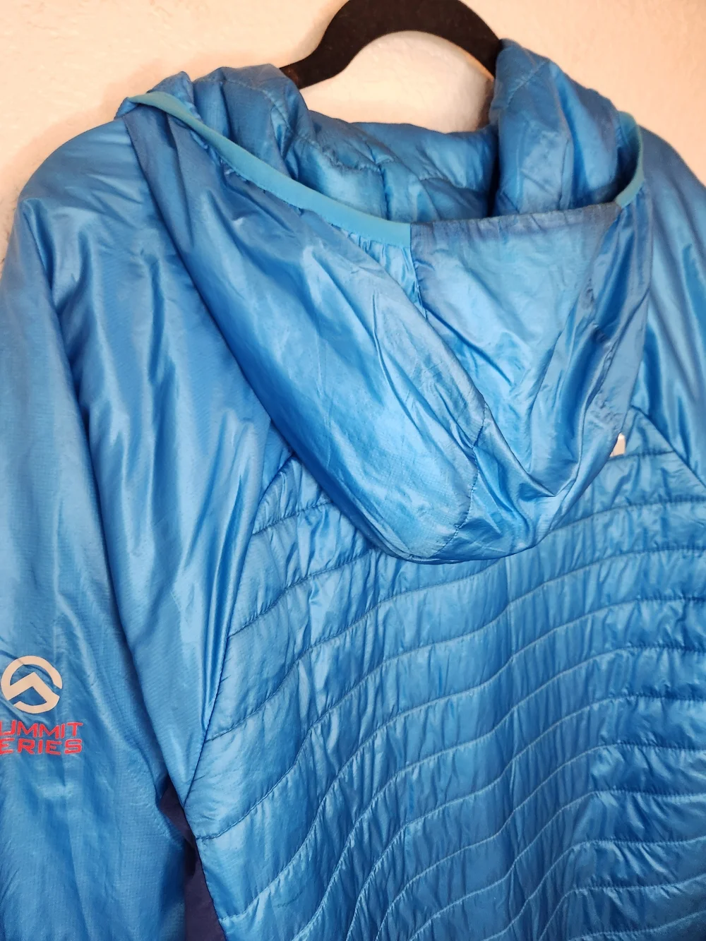 The North Face Men's Summit Series Jacket Size M Electric blue